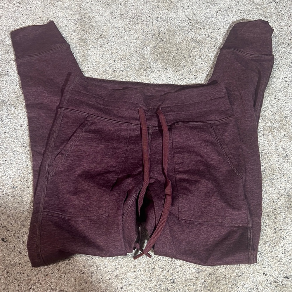 Dark purple jogger style athletic pocket leggings women’s small  stretch pants